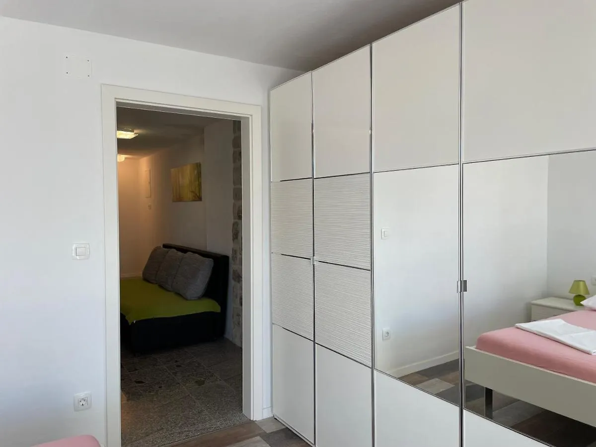Haus Vantea Krk Town Apartamento